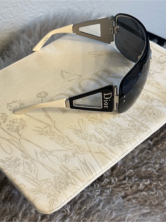 Dior Accessories - Dior Vintage ESCRIME 1 Black and White Shield Logo Sunglasses